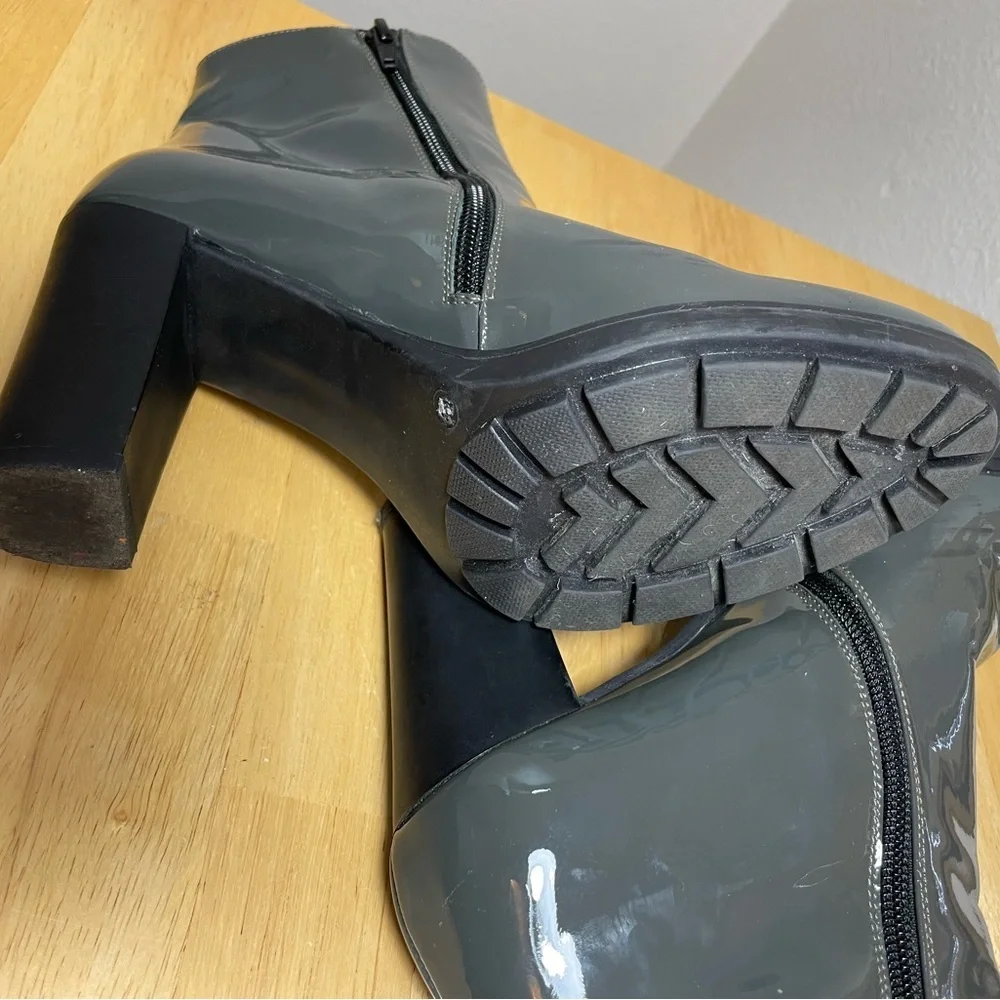Andre Assous Made in Italy Patent Leather Booties Size 8